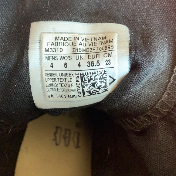 Black converse - Picture 3 of 7